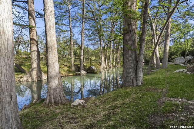 Listing photo id 88 for 608 Creek Rd N