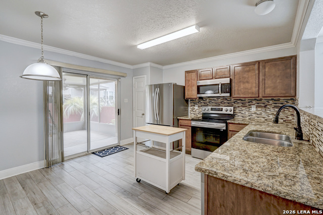 Listing photo id 8 for 10926 Livewater Trl