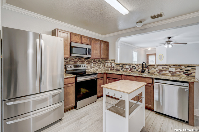 Listing photo id 12 for 10926 Livewater Trl