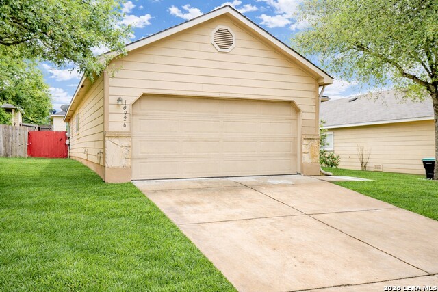 Listing photo id 1 for 10926 Livewater Trl