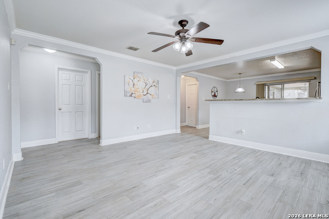 Listing photo id 5 for 10926 Livewater Trl