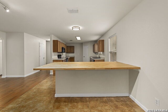 Image 10 of 41 For 13203 Asbury Vis