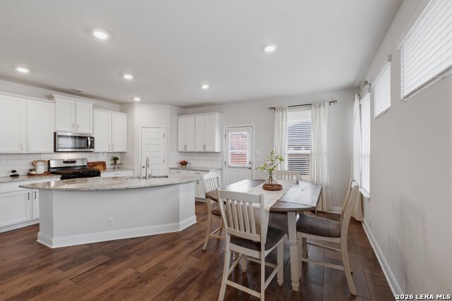 Image 11 of 26 For 8439 Knapp Rise