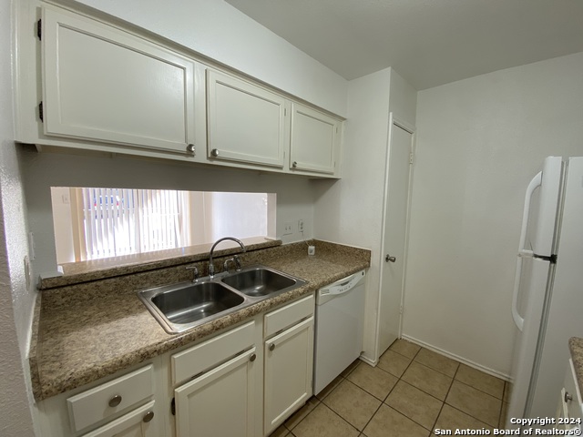 Image 12 of 26 For 810 Station St