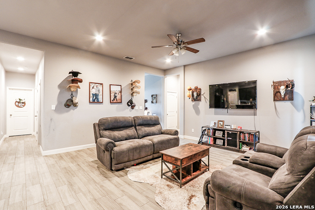 Image 11 of 24 For 281 Legend Hls