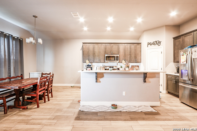 Image 12 of 24 For 281 Legend Hls