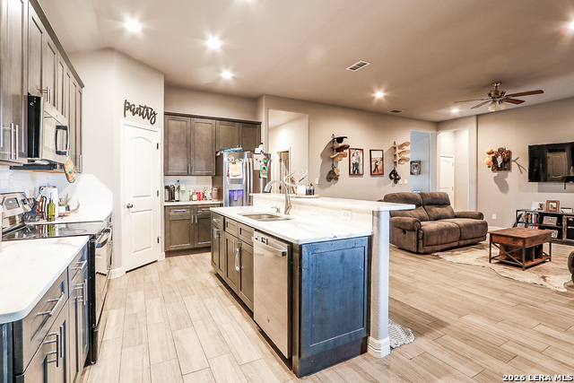 Image 14 of 24 For 281 Legend Hls