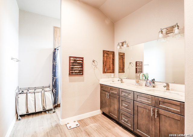 Image 16 of 24 For 281 Legend Hls