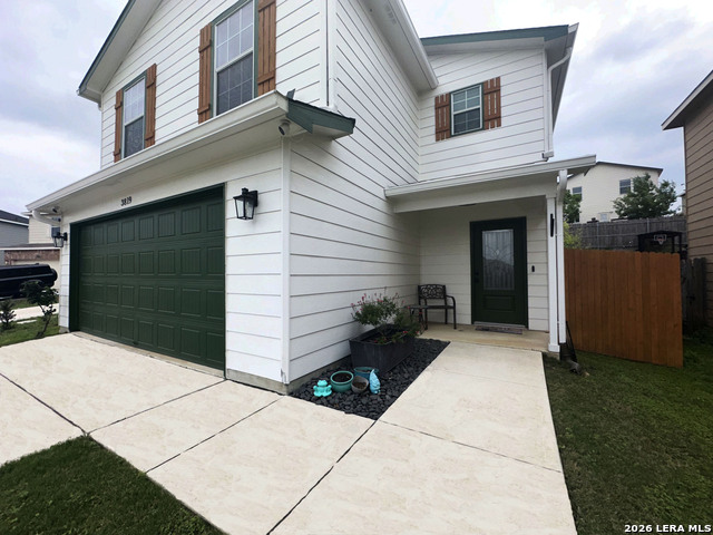 Image 2 of 28 For 3819 Hickory Arch