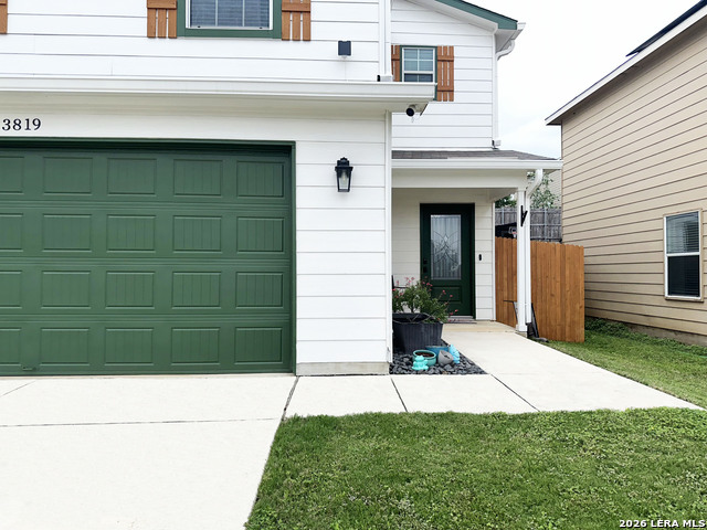 Image 3 of 28 For 3819 Hickory Arch