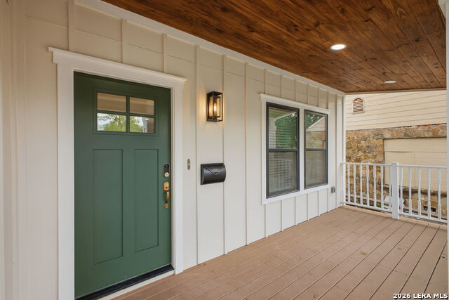 Image 10 of 48 For 506 Haggin St