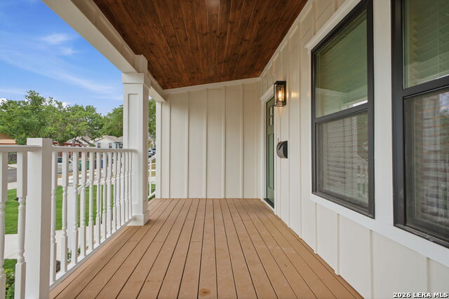 Image 11 of 48 For 506 Haggin St