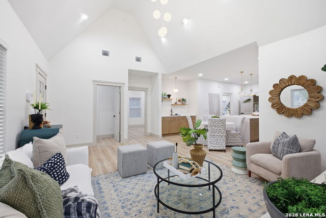 Image 14 of 48 For 506 Haggin St