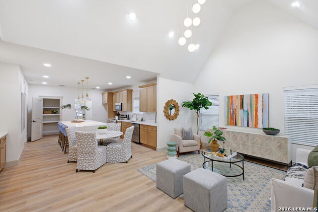 Image 15 of 48 For 506 Haggin St