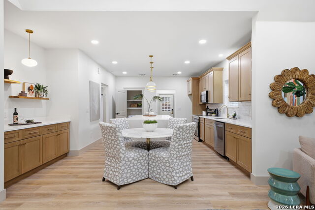 Image 17 of 48 For 506 Haggin St