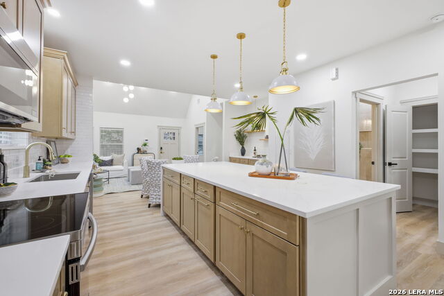 Image 18 of 48 For 506 Haggin St