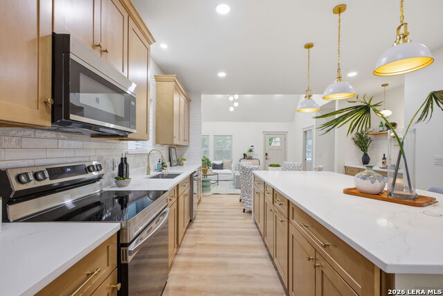 Image 21 of 48 For 506 Haggin St