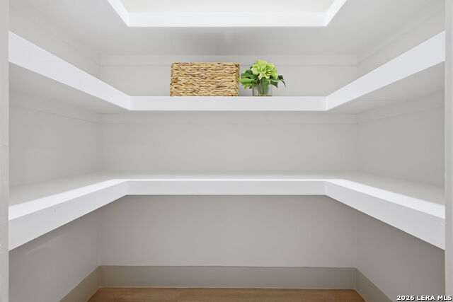 Image 23 of 48 For 506 Haggin St