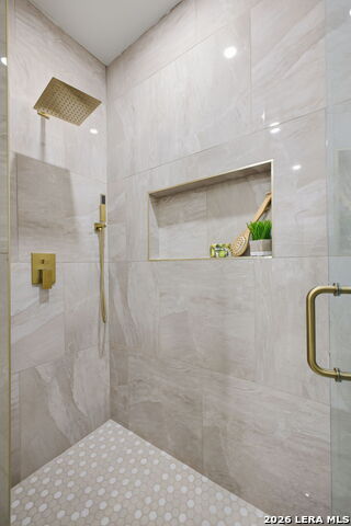 Image 32 of 48 For 506 Haggin St