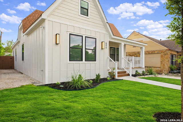 Image 7 of 48 For 506 Haggin St