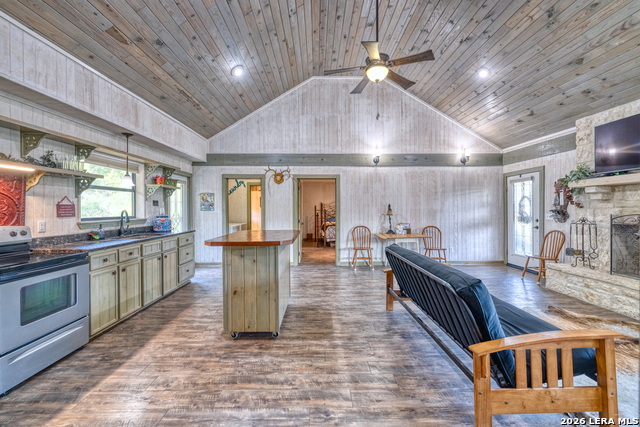 Image 28 of 56 For 24499 Us Highway 83 N