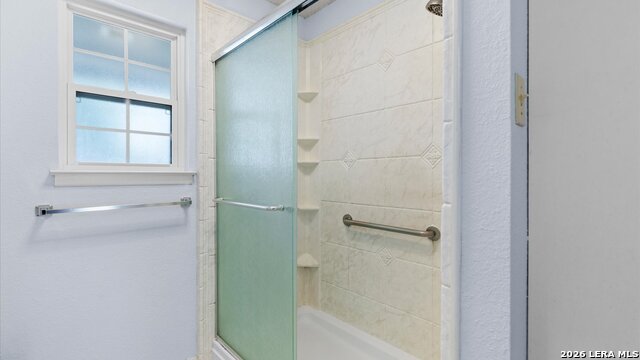 Image 23 of 34 For 8338 Delphian Dr