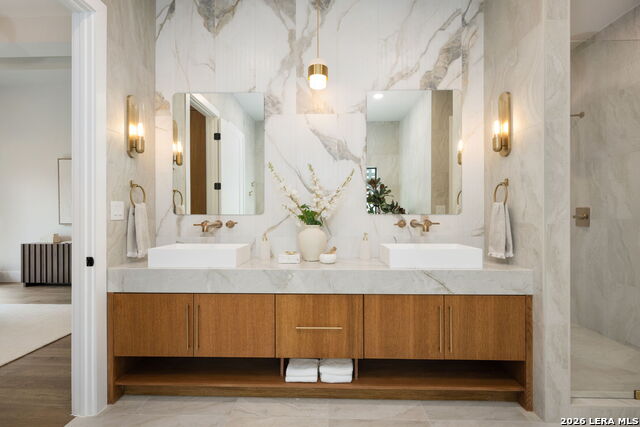 Image 21 of 57 For 24602 Cliff Line