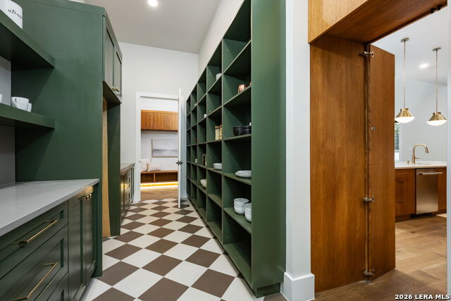 Image 28 of 57 For 24602 Cliff Line