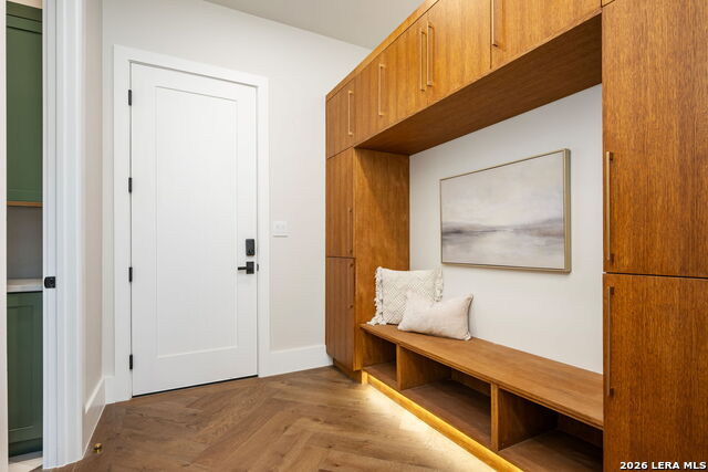 Image 29 of 57 For 24602 Cliff Line