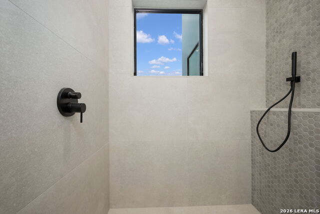 Image 44 of 57 For 24602 Cliff Line