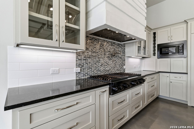 Image 13 of 33 For 922 Maximino Ridge Rd