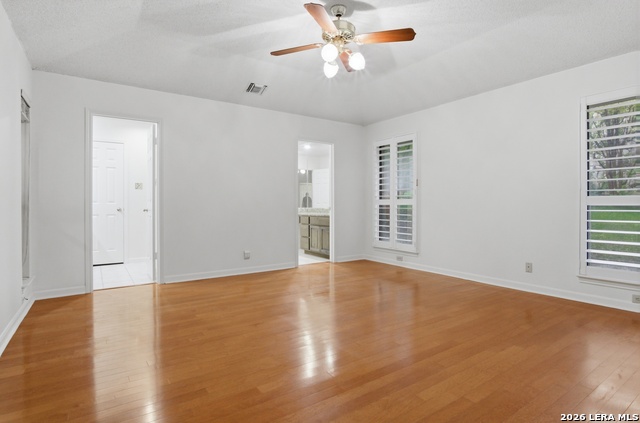 Image 20 of 37 For 21009 Hickory Bnd