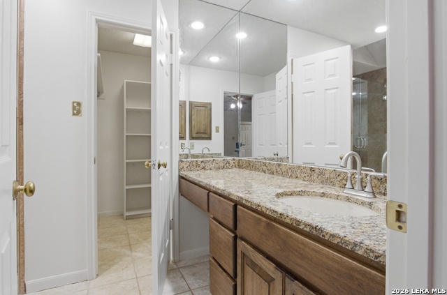 Image 24 of 37 For 21009 Hickory Bnd