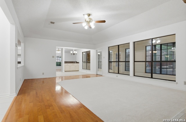 Image 6 of 37 For 21009 Hickory Bnd