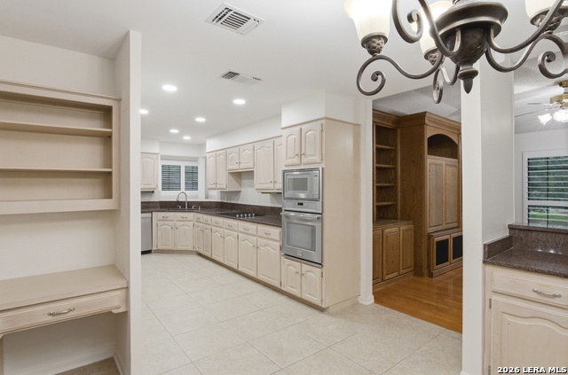 Image 8 of 37 For 21009 Hickory Bnd