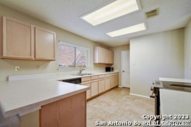 Image 5 of 8 For 21935 Legend Point Dr