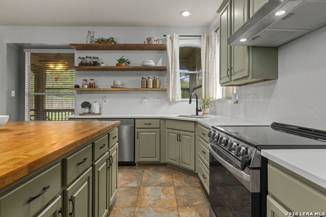 Listing photo id 7 for 406 Pease Hollow