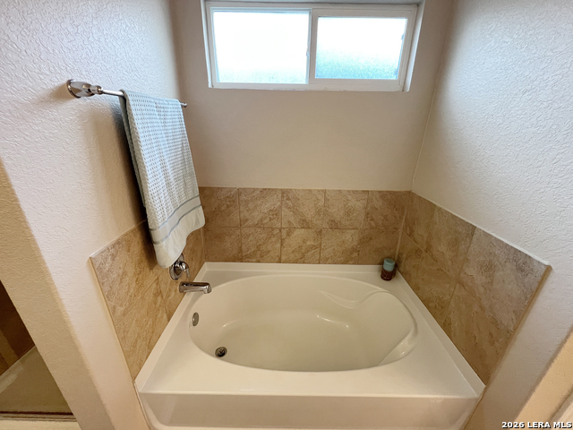 Image 36 of 48 For 1713 London Blue