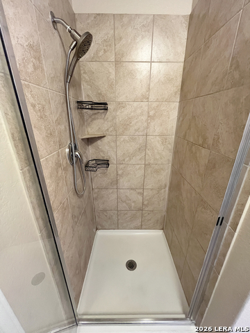 Image 37 of 48 For 1713 London Blue