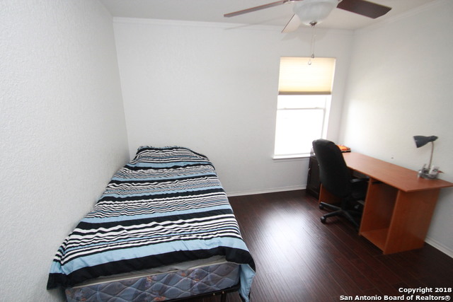 Image 15 of 25 For 302 Agency Oaks