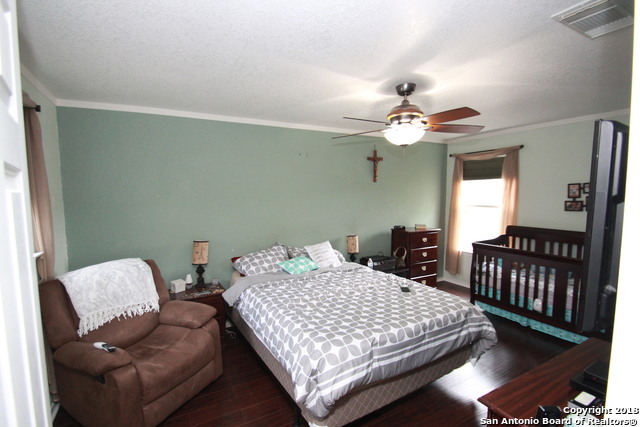 Image 17 of 25 For 302 Agency Oaks