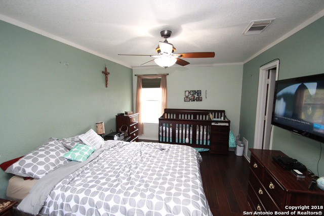 Image 18 of 25 For 302 Agency Oaks