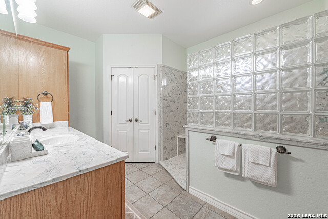 Image 38 of 50 For 700 Lake Valley