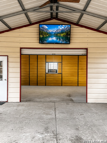 Image 46 of 50 For 700 Lake Valley