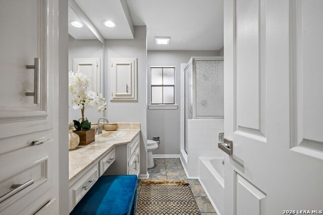 Image 21 of 29 For 5359 Fredericksburg  803