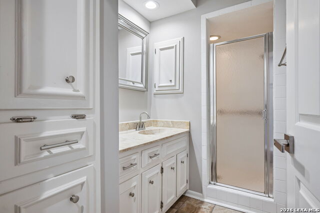 Image 23 of 29 For 5359 Fredericksburg  803