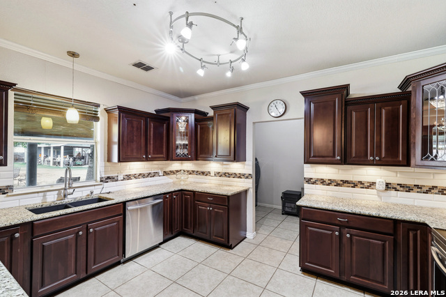 Image 5 of 28 For 9942 Hunters Pond