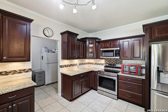 Image 6 of 28 For 9942 Hunters Pond