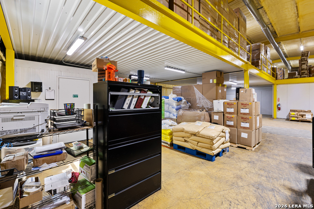 Image 32 of 50 For 24210 Scenic Loop