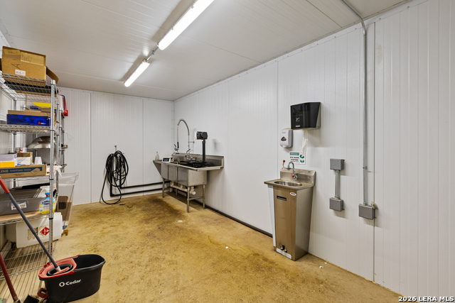 Image 36 of 50 For 24210 Scenic Loop